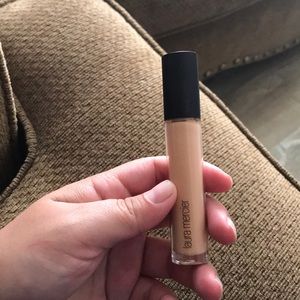 Laura mercier concealer